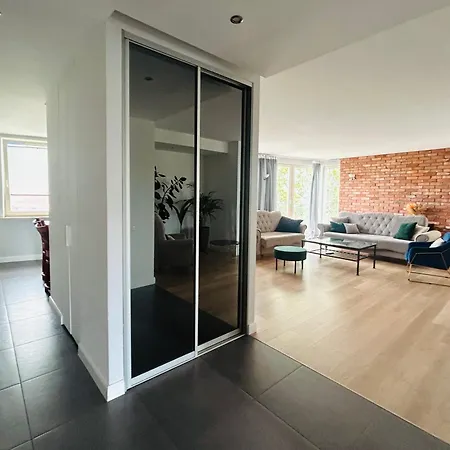 165m2, 500m Od Starowki Апартаменты